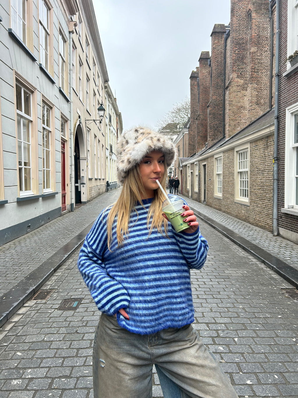 SWEATER YOÉ