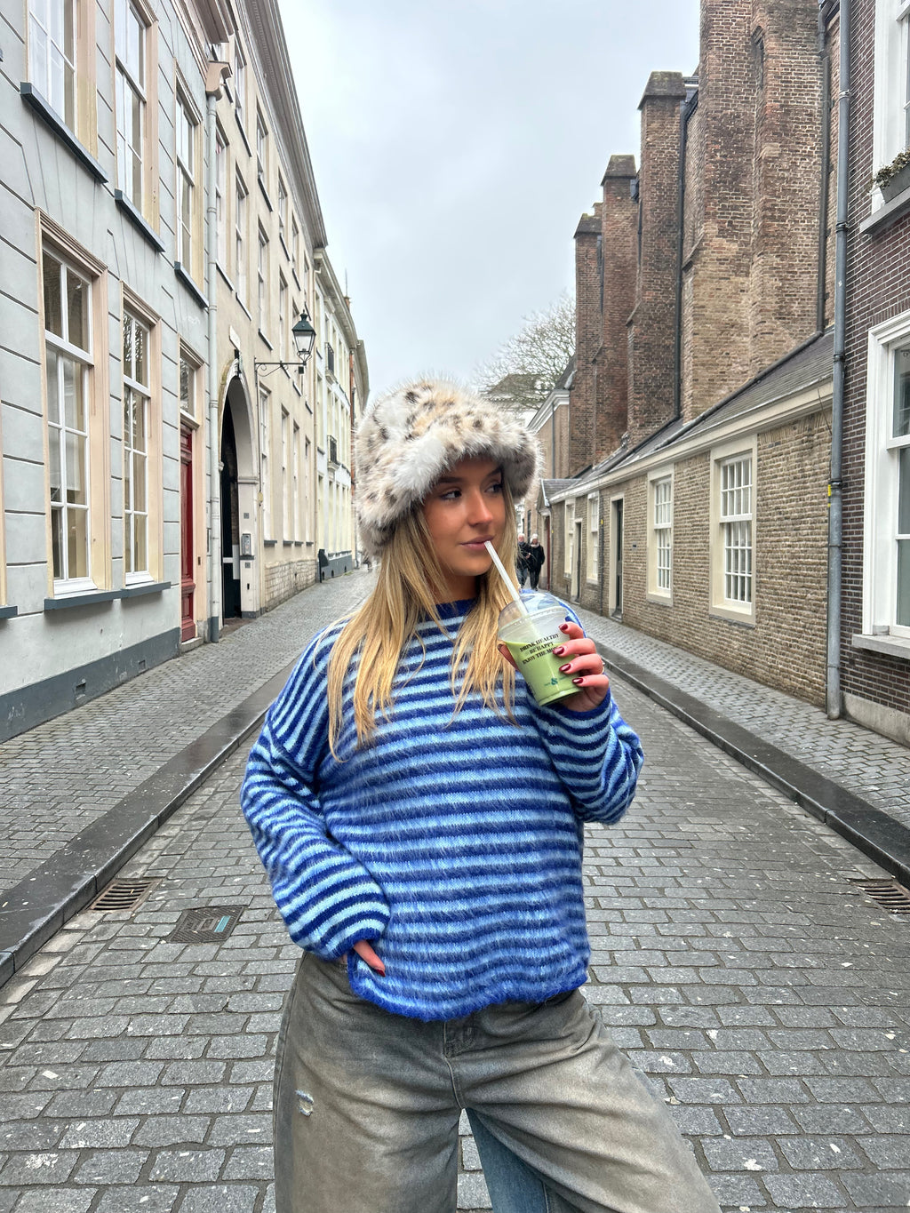 SWEATER YOÉ