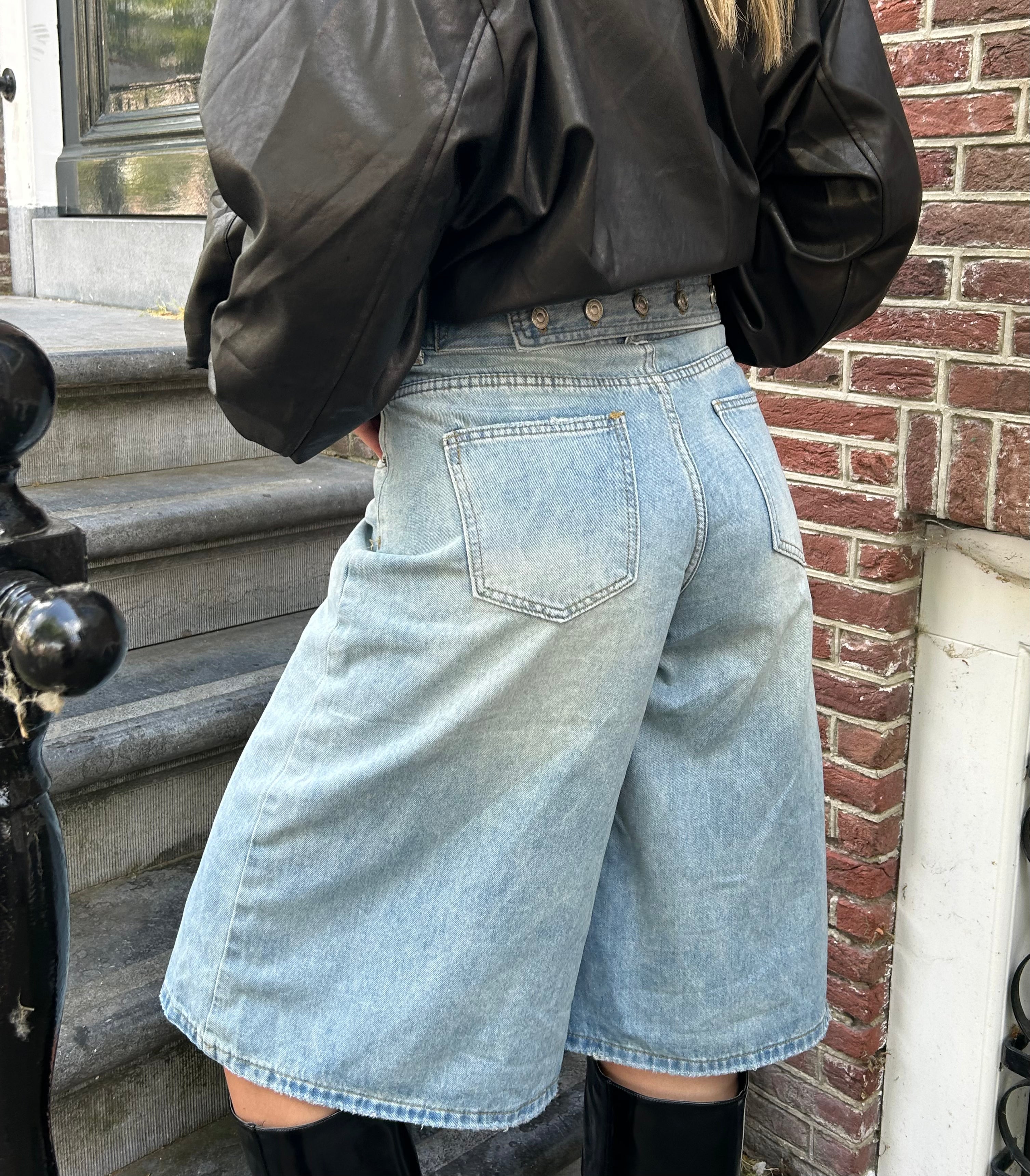 BERMUDA DENIM